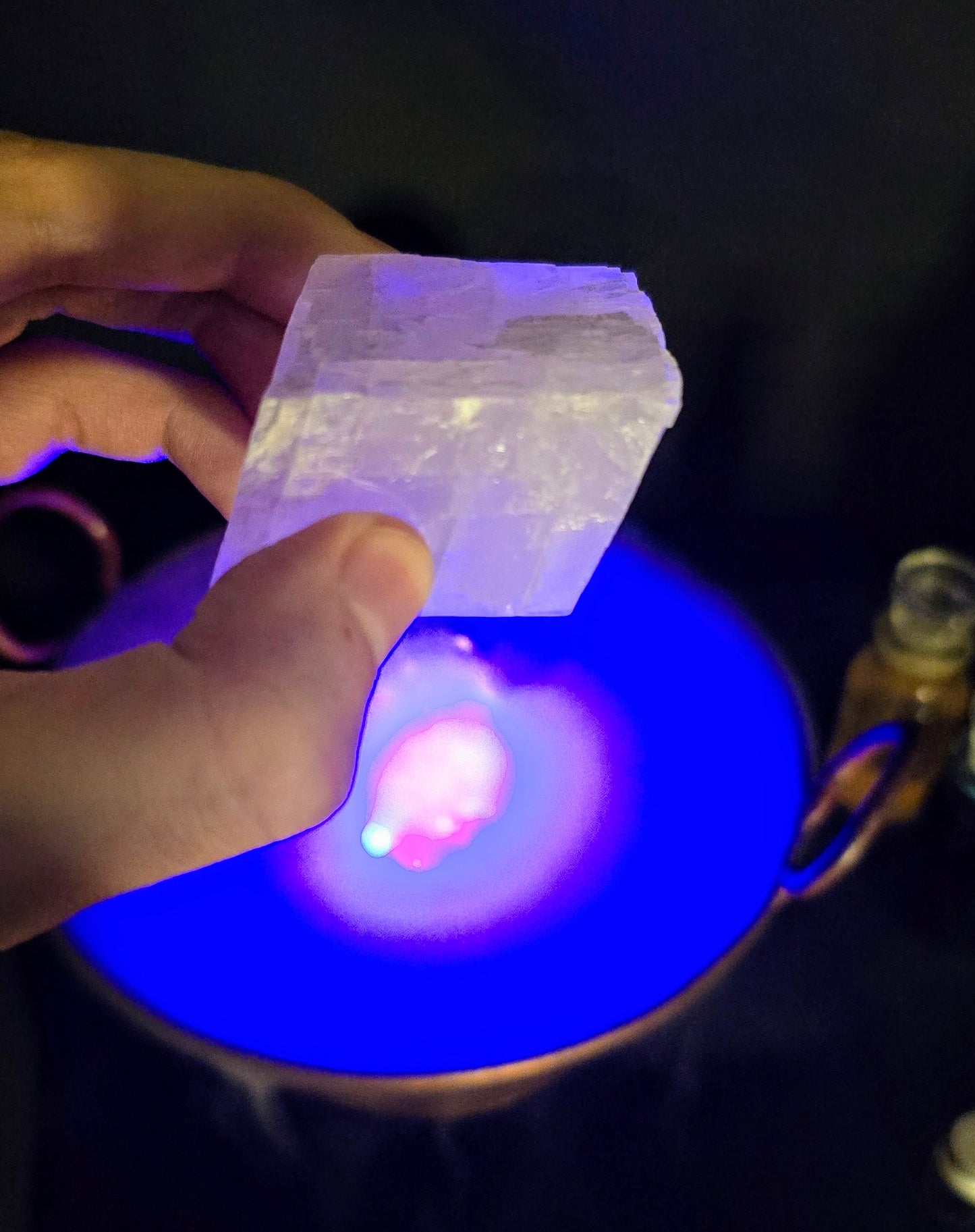 Optical Calcite ā UV Reactive Amplifier of Intention and Clarity