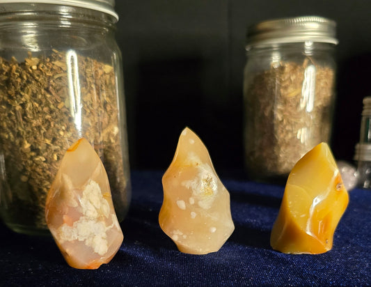 Flower Agate Flame – Growth & Emotional Renewal | Natural Flower Agate for Inspiration | Crystal for Meditation & Ritual Use