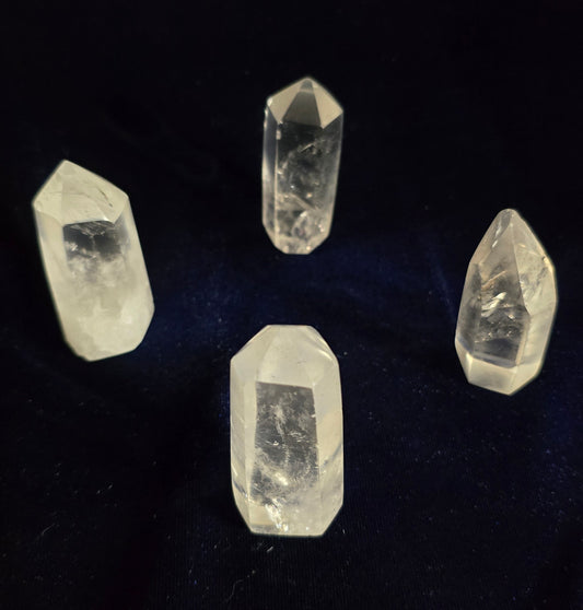 Clear Quartz Obelisk/Point – Clarity & Amplification | Natural Quartz for Intention Work | Crystal for Meditation & Ritual Use