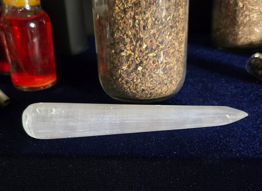 Selenite Conical Wand – Clarity & Energy Flow | Natural Selenite for Purification | Crystal for Meditation & Ritual Use