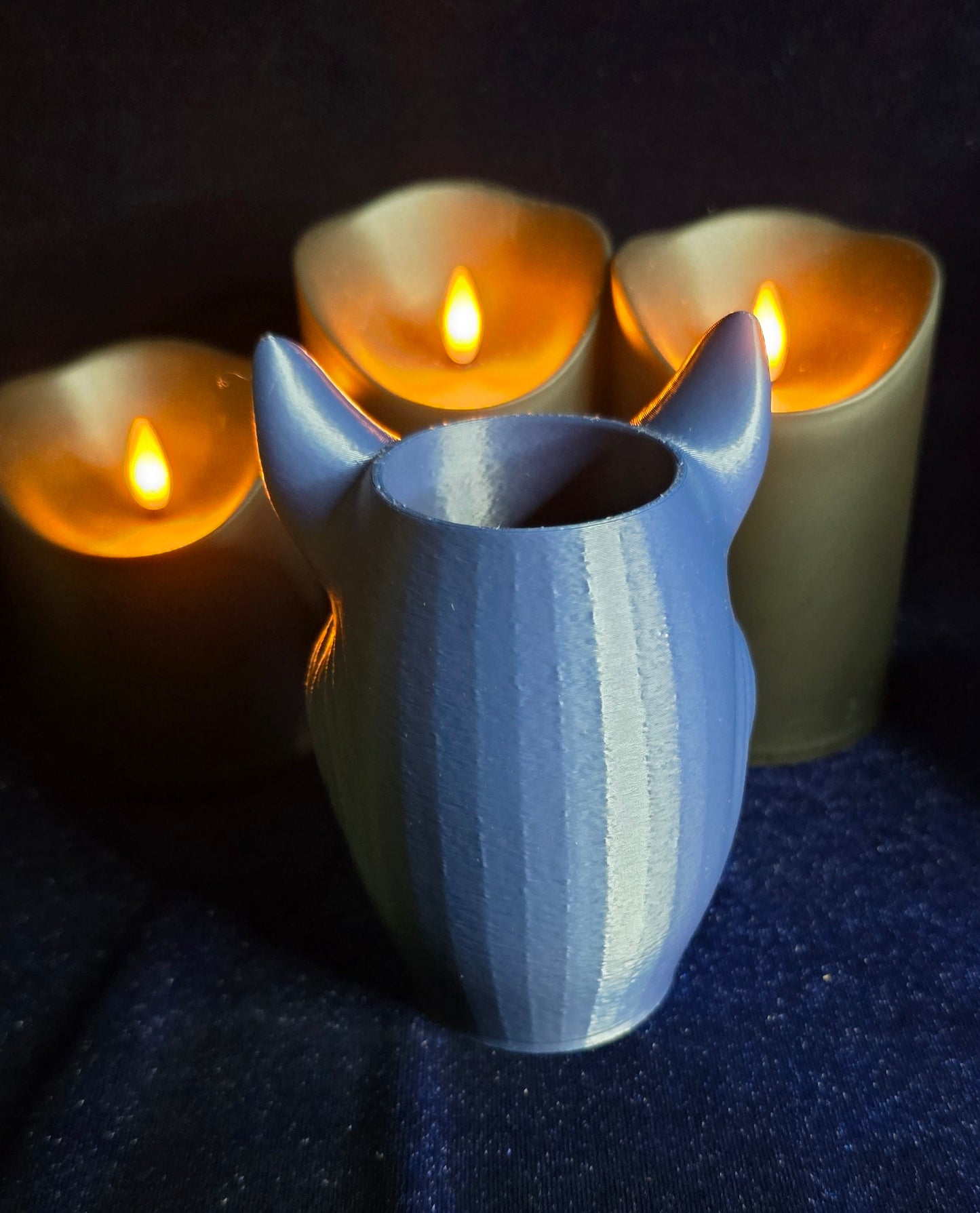 Sleek Wolf Desktop Organizer