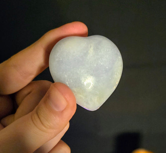 Blue Calcite Heart Carving– Soothing Wave of Mindful Stillness and Intuitive Flow