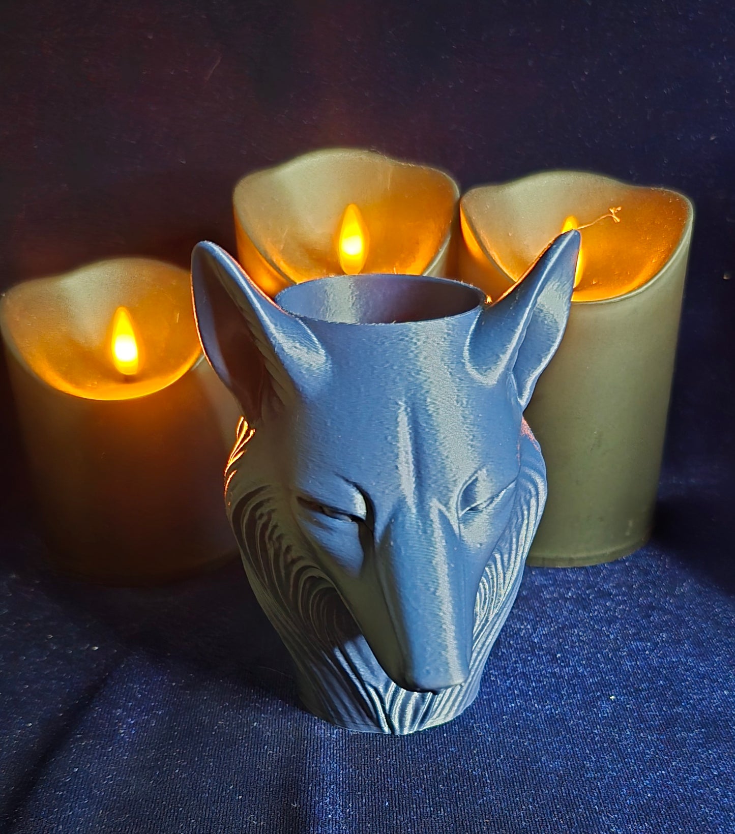 Sleek Wolf Desktop Organizer